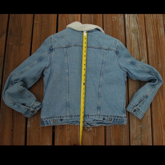 Levi’s Women’s Denim Jacket M – Sherpa Collar – Cozy & Classic – READ - Picture 8 of 14